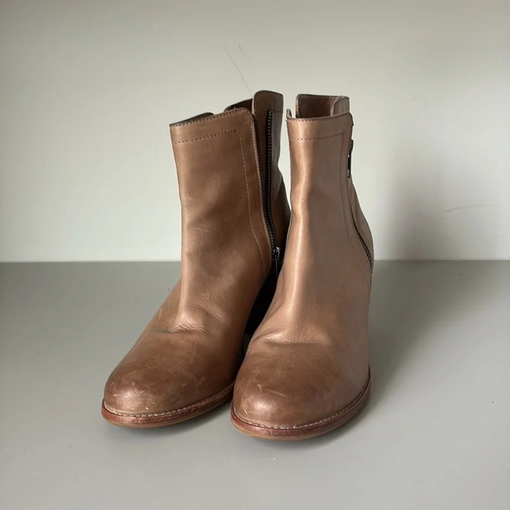 Frye Addie Double Zip Boot Size 9.5 B
